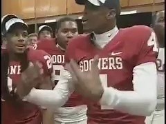 Malcolm Kelly delivering one of the greatest moments in Oklahoma Football history. 🎙️🔥 (🎥: Twitter/oudailysports) | theScore