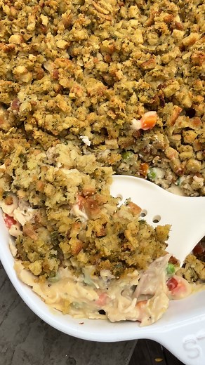 Delicious Chicken and Stuffing Casserole Recipe