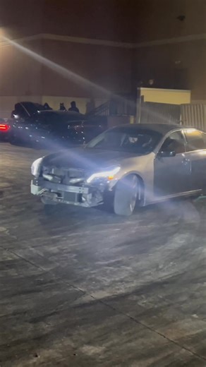 INFINITI G35 DRIFTS AND ROLLBACKS AT CAR MEET | Drift Dailys