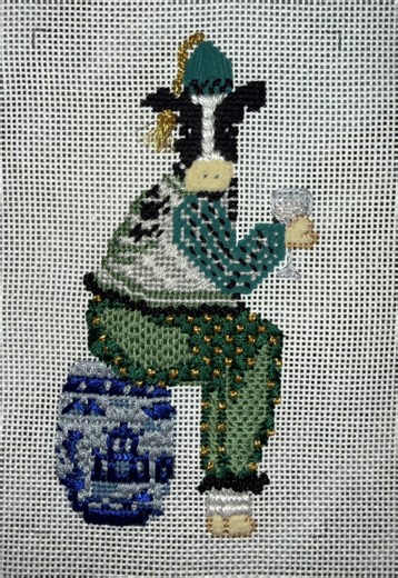 Had SO much fun with maximizing texture with this @Lycette martini cow canvas! My take on adding texture and dimension to your canvas à la @Trisha #needlepoint #ndlpt #needlepointcanvas #finishfriday #needlework