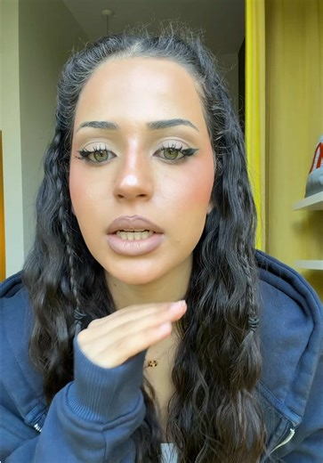 Y2K Popstar Outfit & Wellen Frisur Tutorial
