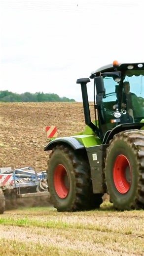 26K views · 448 reactions | This tractor showcasing unmatchable working power than other tractor #farming #agriculture #bigmachines #farminglife | Big Machines | Facebook
