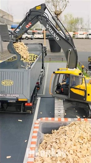 Ultimate RC Precision: Volvo EC160E Excavator in Action! 🏗️🔥
