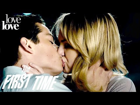 The First Time | Dave & Aubrey's Passionate First Kiss | Love Love