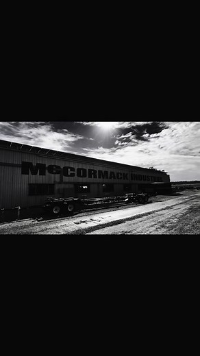 McCormack Industries Tradies #tradiesoftiktok #mccormackindustries #frontendloader #combtrailer #oversize #farming #agriculture #aubigny #oakey