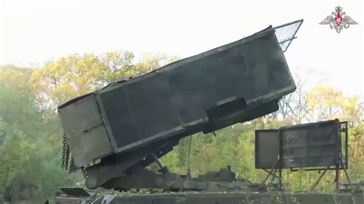 从火力压制到自我防御：TOS-1A 新增的反无人机双保险有多实用？