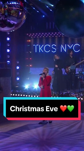 Kelly Clarkson Christmas Eve Kellyoke Performance