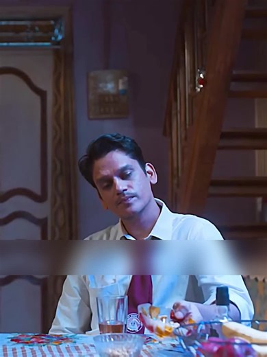 بسبب خطأ بسيط في غسل طبق، يتحول منزل هادئ إلى ساحة خوف، حيث تبدأ امرأة تعيش تحت عنف زوجها رحلة صامتة بين الألم ومحاولات النجاة. #أفلام #مسلسلات #أفلام_أجنبية_مترجمة #فيلم_السهرة_الليلة🔥