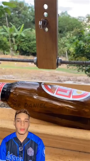 Oscar Daniel on Instagram: "Vasos de botellas #viral"