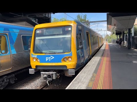 Metro X'Trapolis Arriving at Footscray Station from Newport to Flinders Street