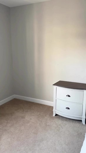 I had an empty corner in my bedroom that was in desperate need of some decor. This floor length mirror was the perfect piece to style this space! It’s amazing how a few pieces can change the feel of a room! What space in your home needs a mini refresh? | Sharpe Southern Home