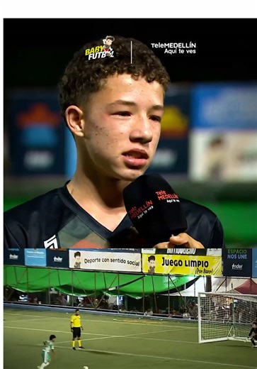 “Tenemos el mejor arquero que puede haber acá para tapar penales”: eso le decían a Nicolás Barrientos, arquero de Alianza Antioquia, previo a la definición ante Ruitoque 🥹✨ Y así fue; el arquero hizo su trabajo y guió a su equipo a los cuartos de final del Babyfútbol 🧡⚽️ Todo lo que quieres saber del #Babyfútbol2026, lo ves en exclusiva por www.telemedellin.tv