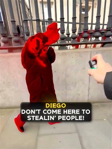 🚨🎯 I Marked Two Woman Pickpockets with Red Spray Caught in the Act! 😳🔴 #shorts