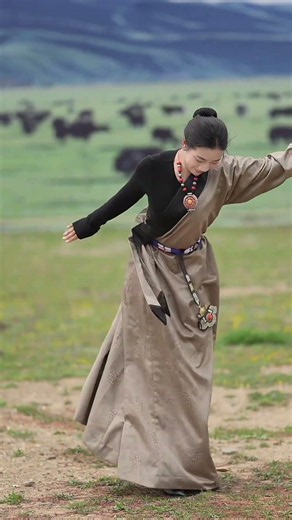 Baima, Tibetan woman in Lhasa