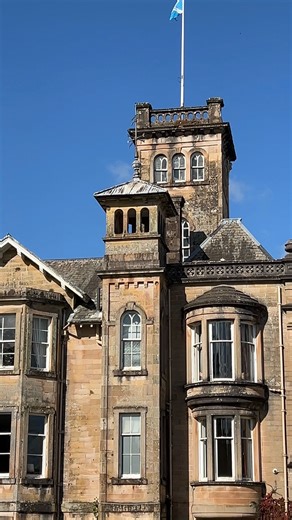 Alex Moreau on Instagram: "scotland — and auchen castle — through the xo moreau maximalist lens 🥀 rain, rich color, and a castle built centuries ago. every detail steeped in history and gothic grandeur. we leaned all the way into being in the uk: custom coronation plates of the bride and groom, royal-medal-inspired entrée-selection pins, and nods to scottish tradition from the piper to a dram of whisky to a never-ending party. exactly how xo moreau does it: bold, layered, and unapologetically m