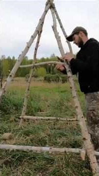 Building a reed survival shelter | Bushcraft & Campfire grilled snails, Catch and cook.