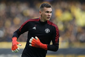 United youngster Matej Kovar keeps sixth consecutive clean sheet