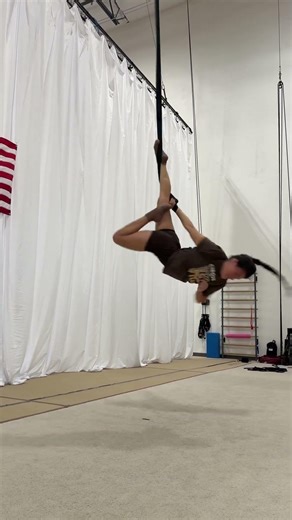 Aerial Straps sequence