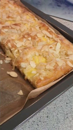 Butterkuchen mit Pudding, Rezept findet ihr hier beim kleinen Pfeil