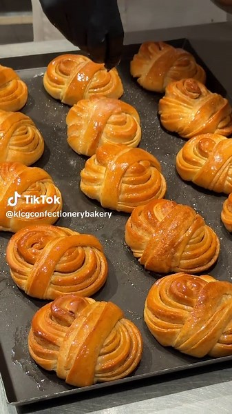 Freshly Baked Cardamom Buns Recipe