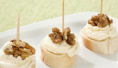 Pomazánky na jednohubky, chlebíčky a kanapky: 7 levných recepty - Magazín Recepty.cz