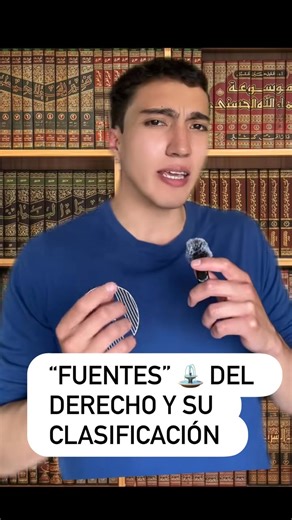 David Herrera on Instagram: "¿Sabes qué son y cómo se clasifican las “fuentes” del Derecho?, pues bien, te explico… 🤔 Cuando hablamos de “fuentes” ⛲️del Derecho nos referimos a todos aquellos elementos, procesos y/o recursos de los cuales emanan, surgen o derivan las normas jurídicas que regulan la conducta del hombre en sociedad. Éstas se dividen en tres grupos que son: fuentes formales, fuentes materiales y fuentes históricas. 1- Fuentes formales: Son el conjunto ordenado 🧐 de pasos mediante
