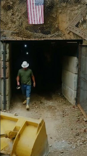 Mining with Explosives in an Old Gold Mine | Monsters Inside Me | Discovery Channel