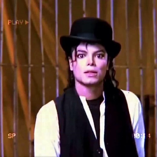 Michael Jackson - Leave Me Alone