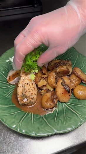 Have you ever had truffle chicken? #immersive restaurant #food #cuisine