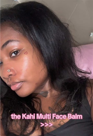 the Kahi balm gives instant glow ✨ #tiktokmademebuyit #tiktokshopcreatorpicks #tiktokshopblackfriday #koreanskincare #skincareroutine