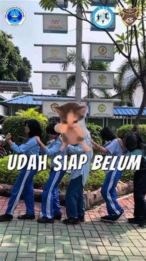 𝓗𝓪𝓵𝓸𝓸 𝓢𝓸𝓫𝓪𝓽 𝓦𝓪𝓻𝓼𝓪 ✨ Kami dari Sie. Jasmani dan Daya Kreasi mau paparin serba serbi dari Pemanasan Olahraga 🤩🤍 Sebelum mulai berolahraga, jangan lupa lakukan pemanasan terlebih dahulu, ya! Pemanasan membantu mempersiapkan tubuh agar lebih siap bergerak, meningkatkan kelenturan otot, melancarkan aliran darah, serta mengurangi risiko cedera 🩵 Yuk, simak video ini sampai selesai dan praktikkan gerakan pemanasan dengan benar. Ingat, olahraga yang baik selalu diawali dengan pemanasan
