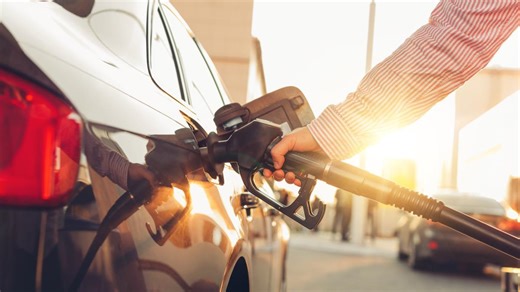 ADAC fordert höhere Spritpreise: Wie teuer werden Benzin und Diesel 2026?