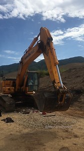 Repair Lonking's excavating arm cylinder for leaking oil and replace the oil seal. #mechanic #mechanicsteve #trucks #oldschool #lonking #cylinder #automobile | Mechanic Steve
