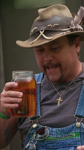Richard Wants To Move In On Mike And Jerry's Land! 🥃 🤔 #shorts #moonshiners
