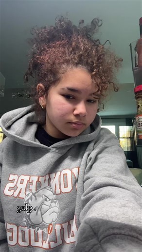 demiii☺️🤍 (@demigdmwytx)’s video of gulping eel