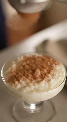 Sugar-Free Homemade Rice Pudding 🍚✨ Creamy, cozy, classic rice pudding made completely sugar-free! 📝 Ingredients Rice Base 1 cup uncooked white rice 2 cups water ¼ tsp salt Creamy Mixture 2 cups whole milk 1 cup heavy cream ⅓ cup allulose (perfect for smooth dairy desserts) 1 tsp vanilla extract 1 tsp cinnamon ½ tsp nutmeg (optional) Finish Extra cinnamon for dusting 👩‍🍳 Steps to Create Cook rice: Add rice, water, and salt to pot. Bring to a boil, then reduce to low and cook 15 minutes until