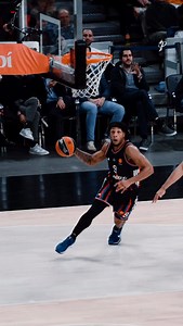 That Momo poster was tough 😤⚒️ 🎥 @ninadavl | Paris Basketball