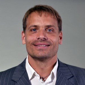 Business services, OAC saves customers 90% of time, increases sales with Tableau