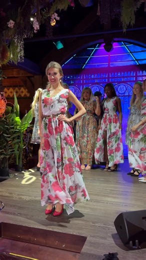 Roberto Geissini Fashion on Instagram: "Mit den Kleidern von @robertogeissini hat man ohne Ende Spass. Für jeden Geschmack etwas dabei. Hier feiern die „Traumjob“ Kandidatinnen darin. Mehr seht ihr heute Abend um 20:15 Uhr - unbedingt einschalten oder TV programmieren"