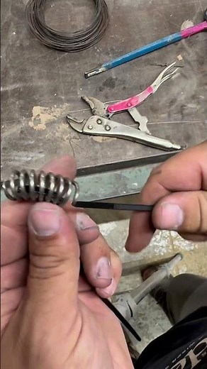 Como comprimir uma mola #diy #curiosidades #dicas