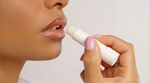 Here Are 3 DIY Lip Balms To Treat Sun-Damaged Lips