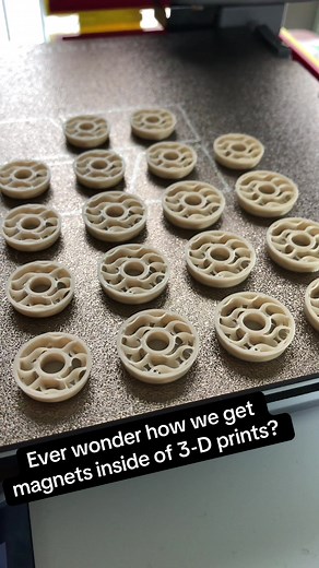 Behind the scenes 🎥 Ever wonder how those magnets get inside of your 3-D prints? 🤔 Well, here’s the secret! 🤯 pausing mid print allows me to put magnets inside of items, for the ultimate sleek and subtle look 🔥 #makersoftiktok #3dprinting #chessboard #behindthescenes #bts #3dprintermagic