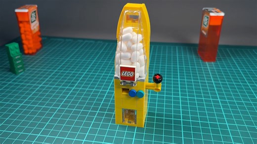 How does this tiny candy machine work?