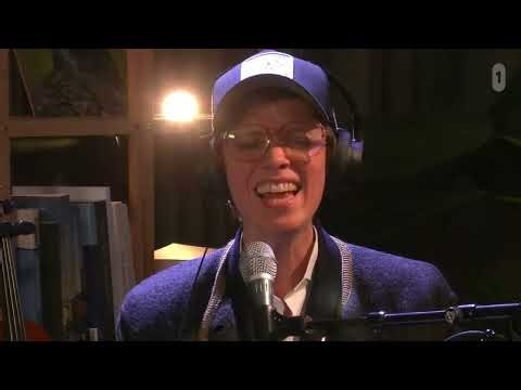 Liesa Van der Aa live on Ayco ‪@vrtradio1be‬