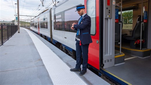 Na 42 jaar stopt er weer een trein op Linkeroever: “Goede maatregel, maar hoe geraak ik hier weg?”