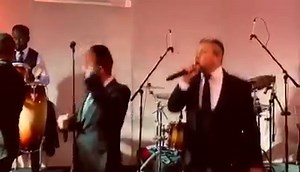Mordechai Shapiro and Simcha Leiner at recent wedding with @kolplayofficial #simchaspot @mordyshap @simchaleiner @aryehkunstler | Simcha Spot