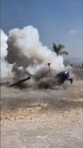 World dangerous exploding hammer festival #exploding #hammer #festival #shorts