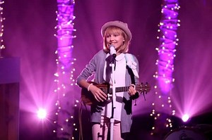 AGT Winner Grace Vanderwaal Sings "Clay," Signed by Simon Cowell (VIDEO)