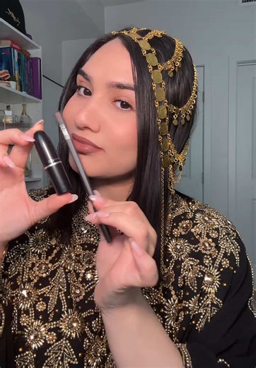 ضاع العمر غربه❤️ @M·A·C Cosmetics #ايه_الداودي #ايه #مكياج_ويا_ايه #ليب_كومبو #حمره