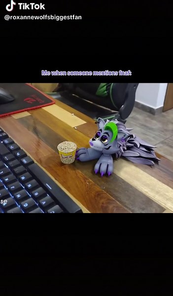 Me When Someone Mentions FNAF | Animation Tiny Roxanne Wolf